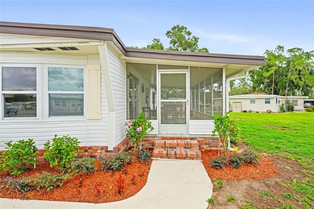 150 Azalea Trail Leesburg FL 34748