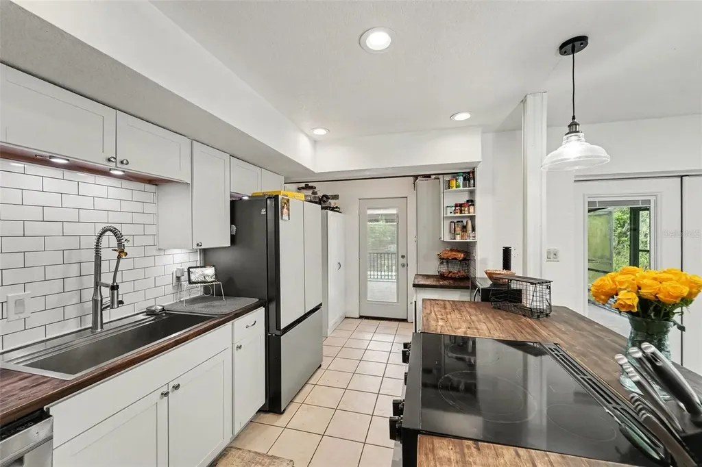 7238 Hillcrest Street Leesburg FL 34748