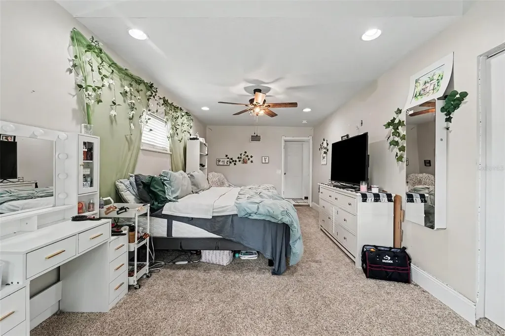 7238 Hillcrest Street Leesburg FL 34748