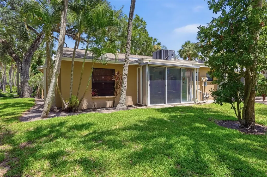 5063 Village Gardens Drive Sarasota FL 34234