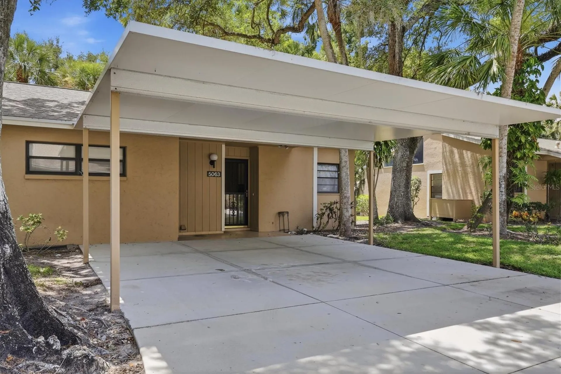 5063 Village Gardens Drive Sarasota FL 34234