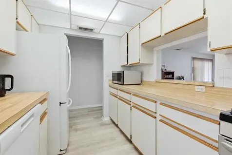 5063 Village Gardens Drive Sarasota FL 34234