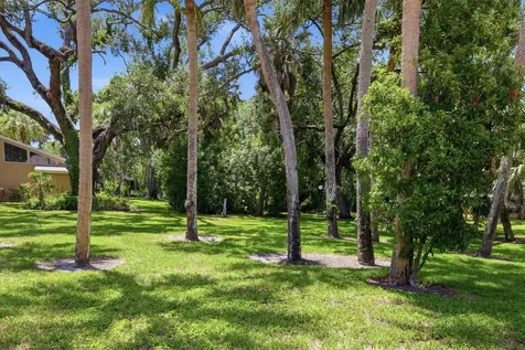 5063 Village Gardens Drive Sarasota FL 34234