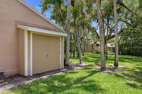 5063 Village Gardens Drive Sarasota FL 34234
