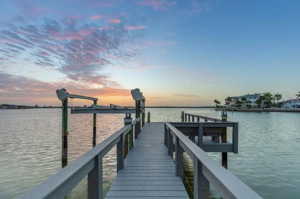 306 Buttonwood Lane Largo FL 33770