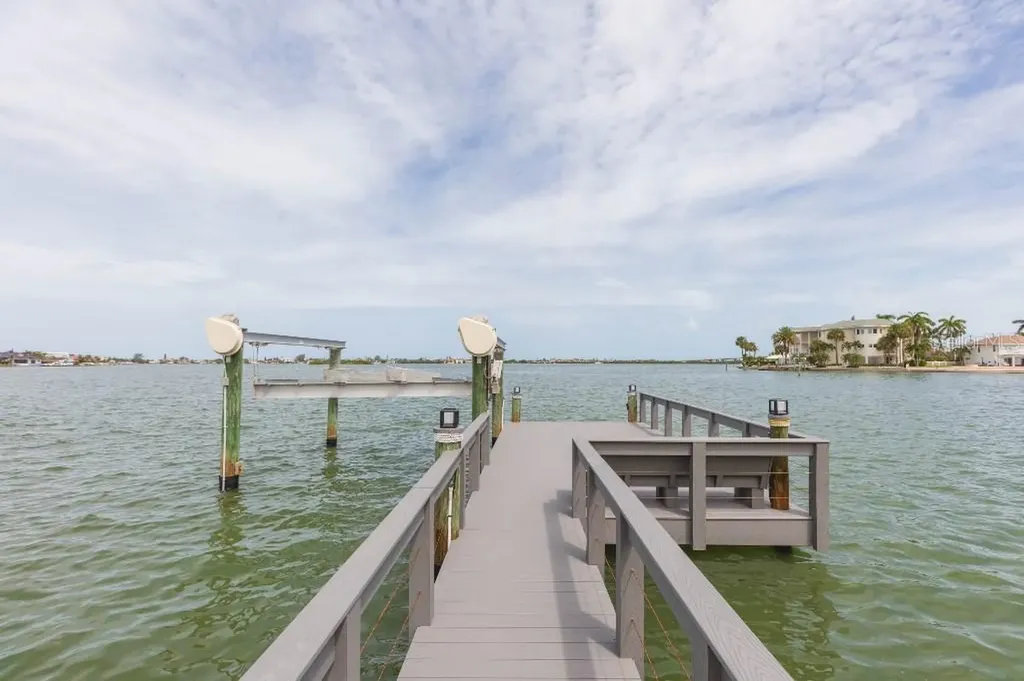 306 Buttonwood Lane Largo FL 33770