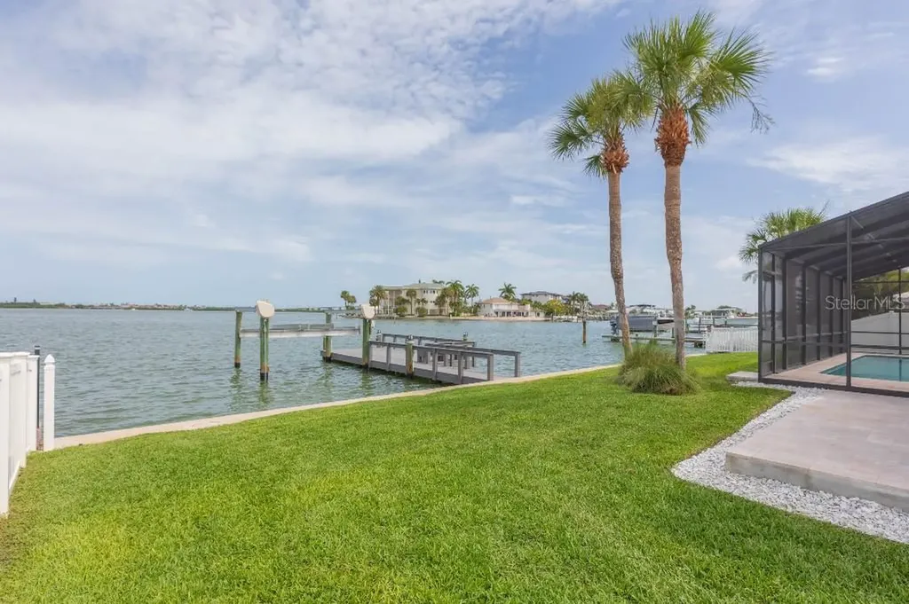 306 Buttonwood Lane Largo FL 33770