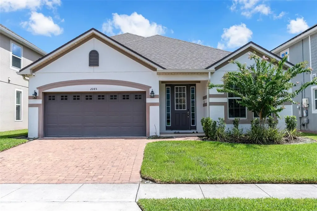 2285 Centerra Loop Kissimmee FL 34741