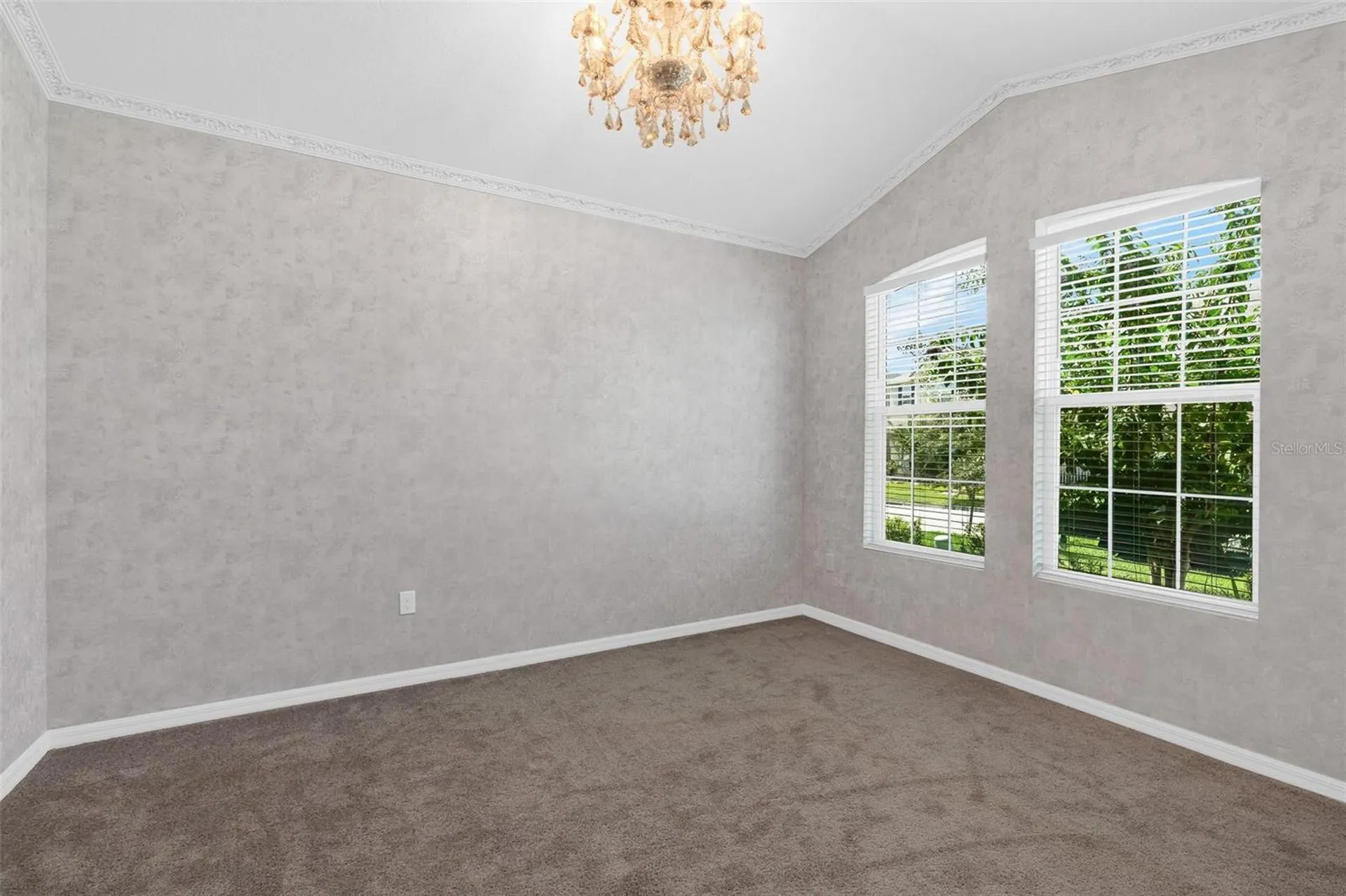 2285 Centerra Loop Kissimmee FL 34741