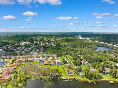 5167 Lakecastle Drive Tampa FL 33624