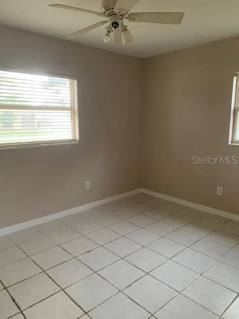 1940 64th Avenue N St Petersburg FL 33702