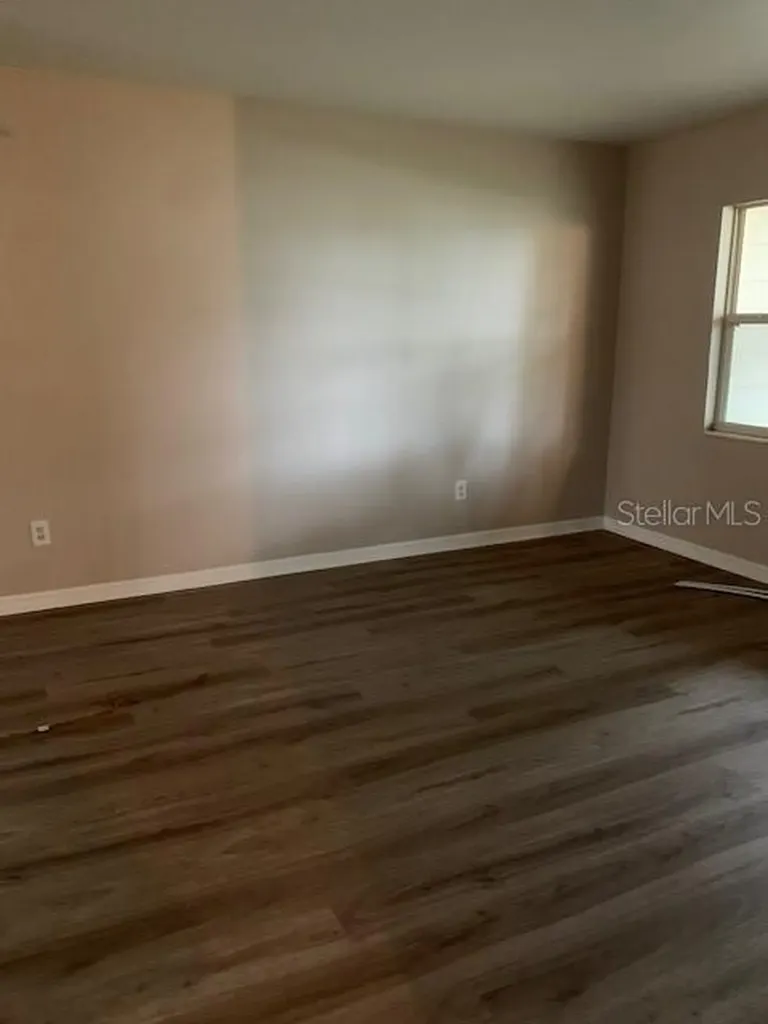 1940 64th Avenue N St Petersburg FL 33702