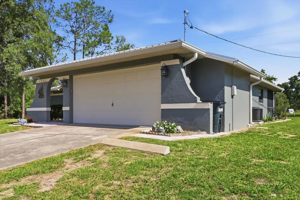1900 W Alhambra Drive Citrus Springs FL 34434