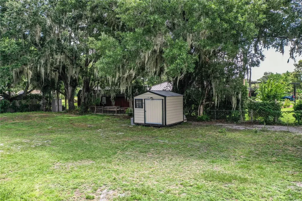 8505 N Campbell Road Lakeland FL 33810