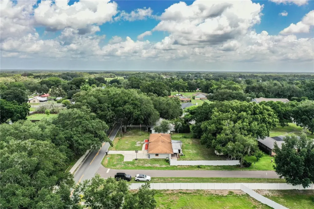 8505 N Campbell Road Lakeland FL 33810