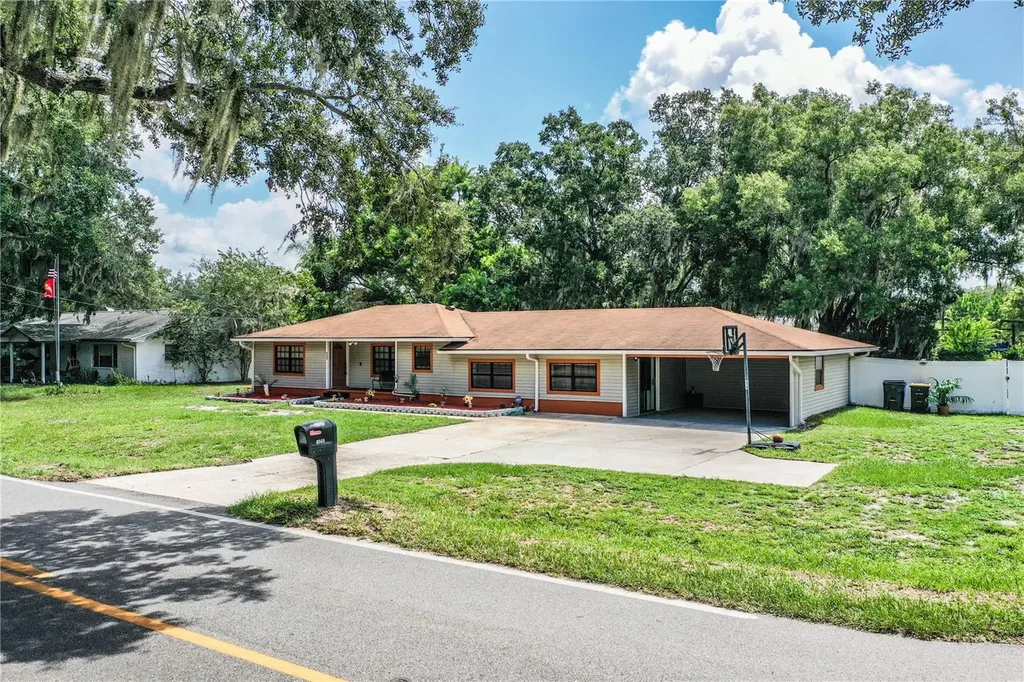 8505 N Campbell Road Lakeland FL 33810