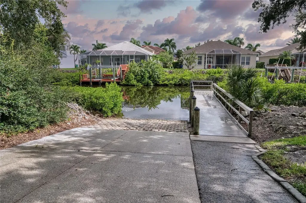 228 36th Street NE Bradenton FL 34208