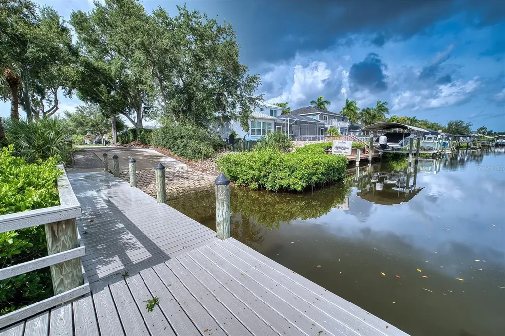 228 36th Street NE Bradenton FL 34208