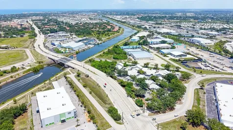 1515 Tamiami Trail S Venice FL 34285
