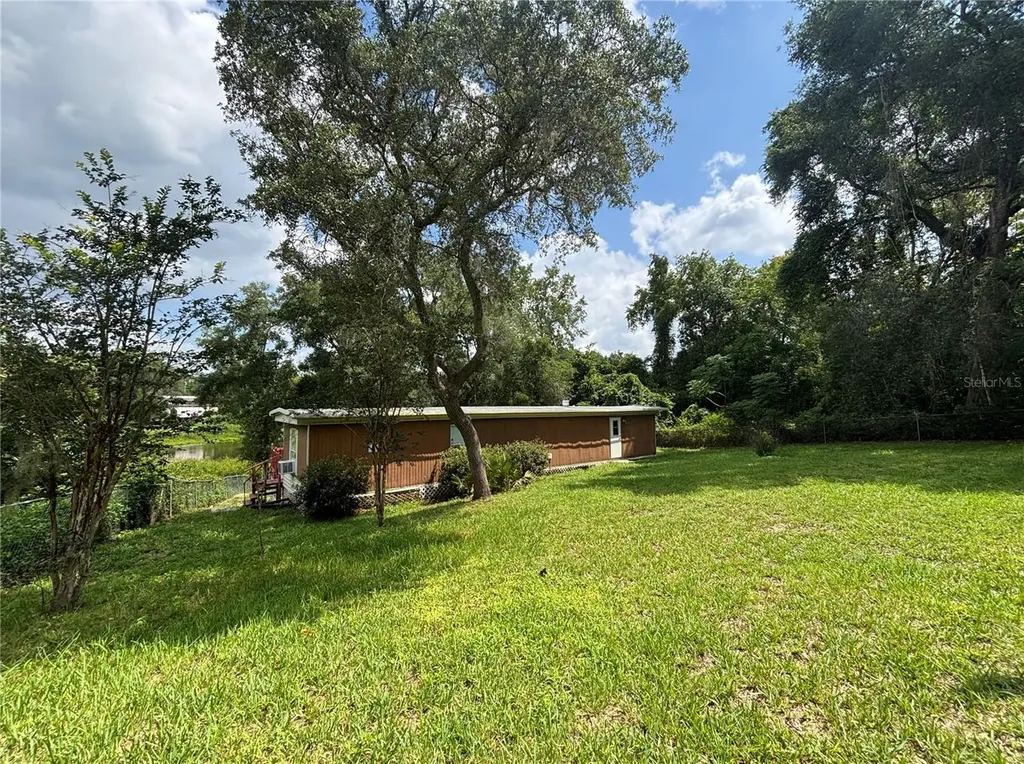 18225 SE 22nd Place Silver Springs FL 34488