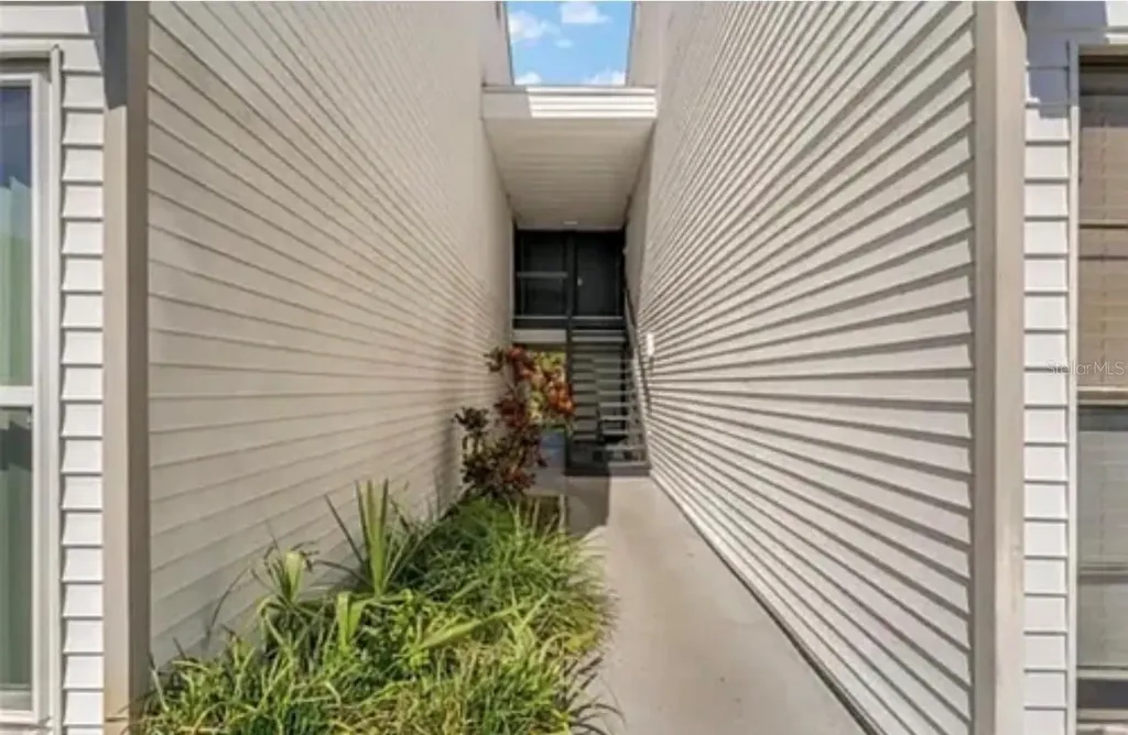 654 Haven Place Tarpon Springs FL 34689