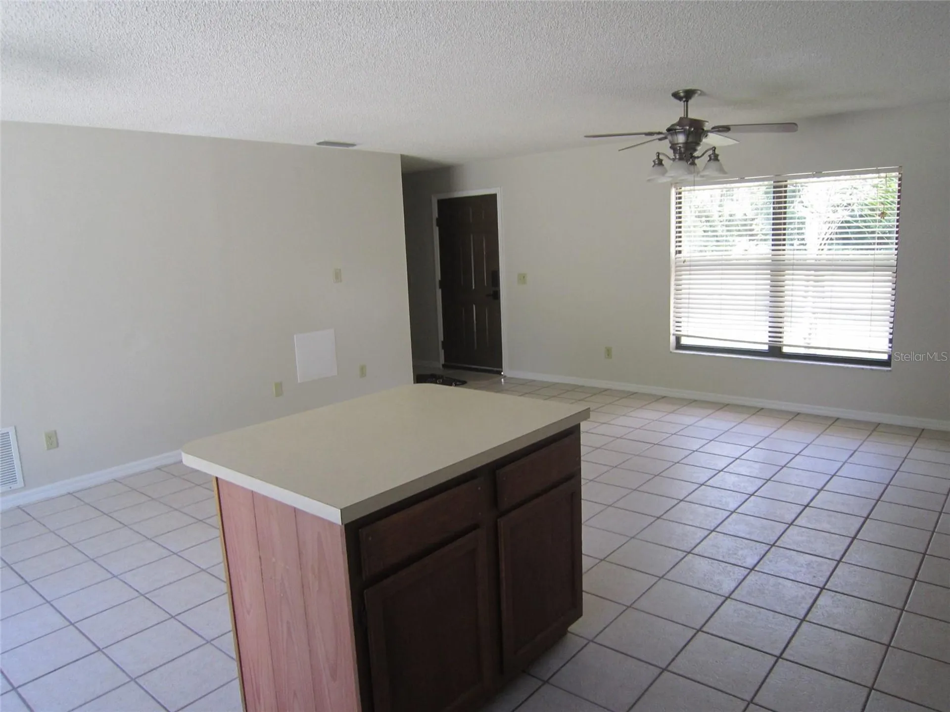 113 W Washington Deland FL 32720