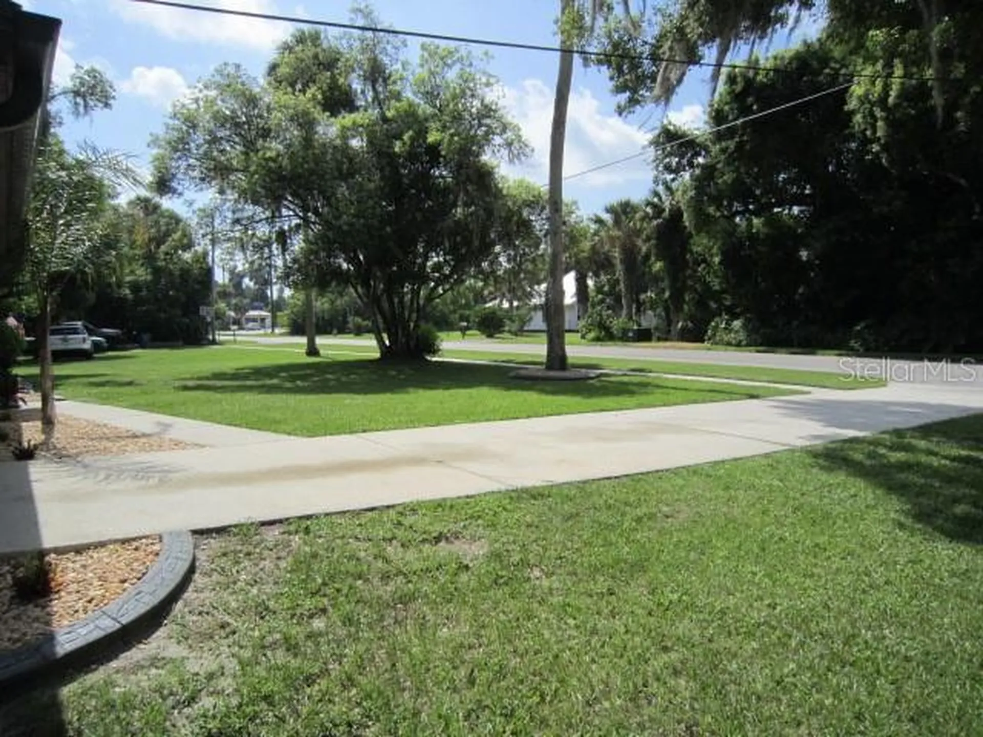 113 W Washington Deland FL 32720