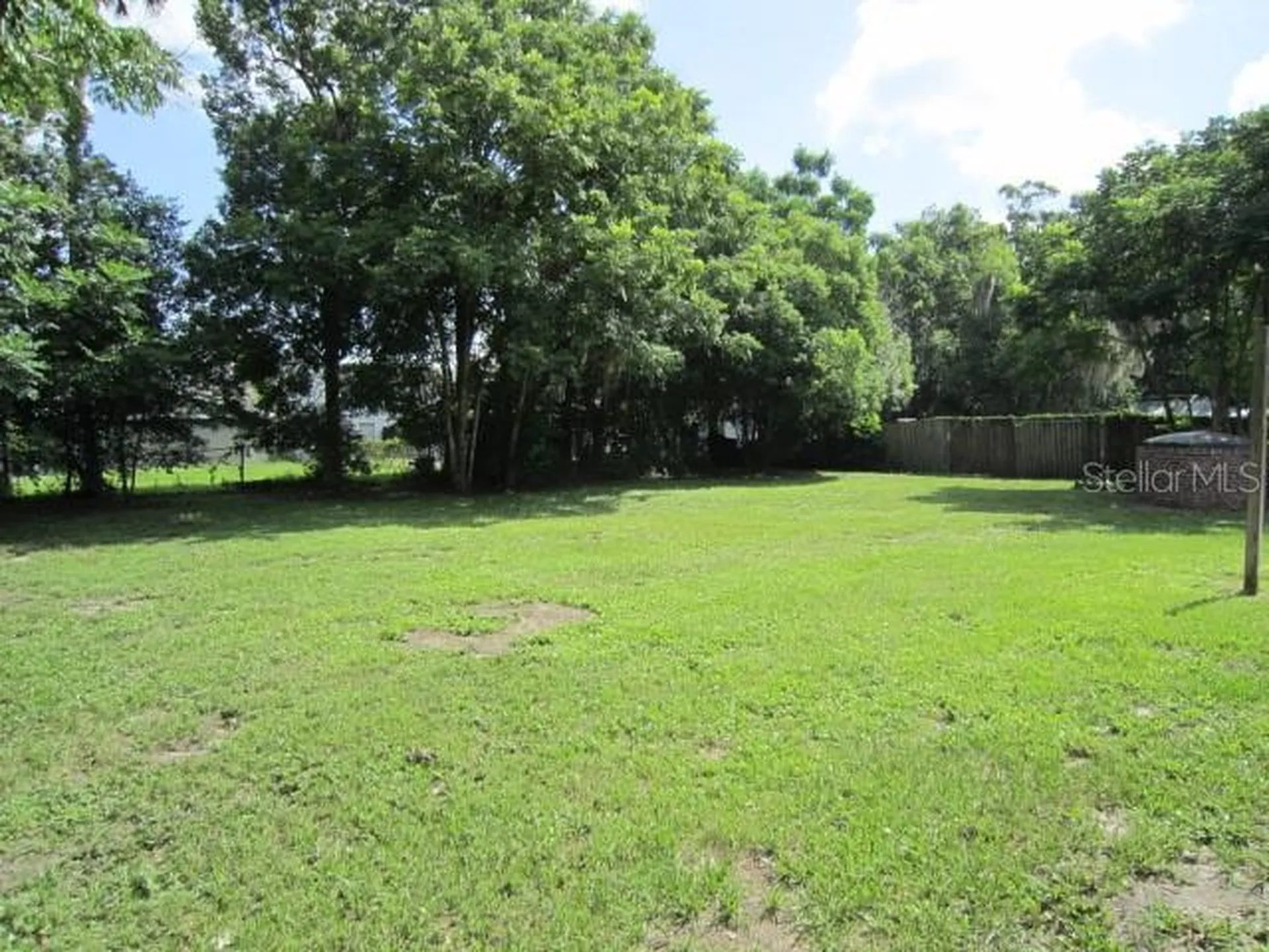 113 W Washington Deland FL 32720