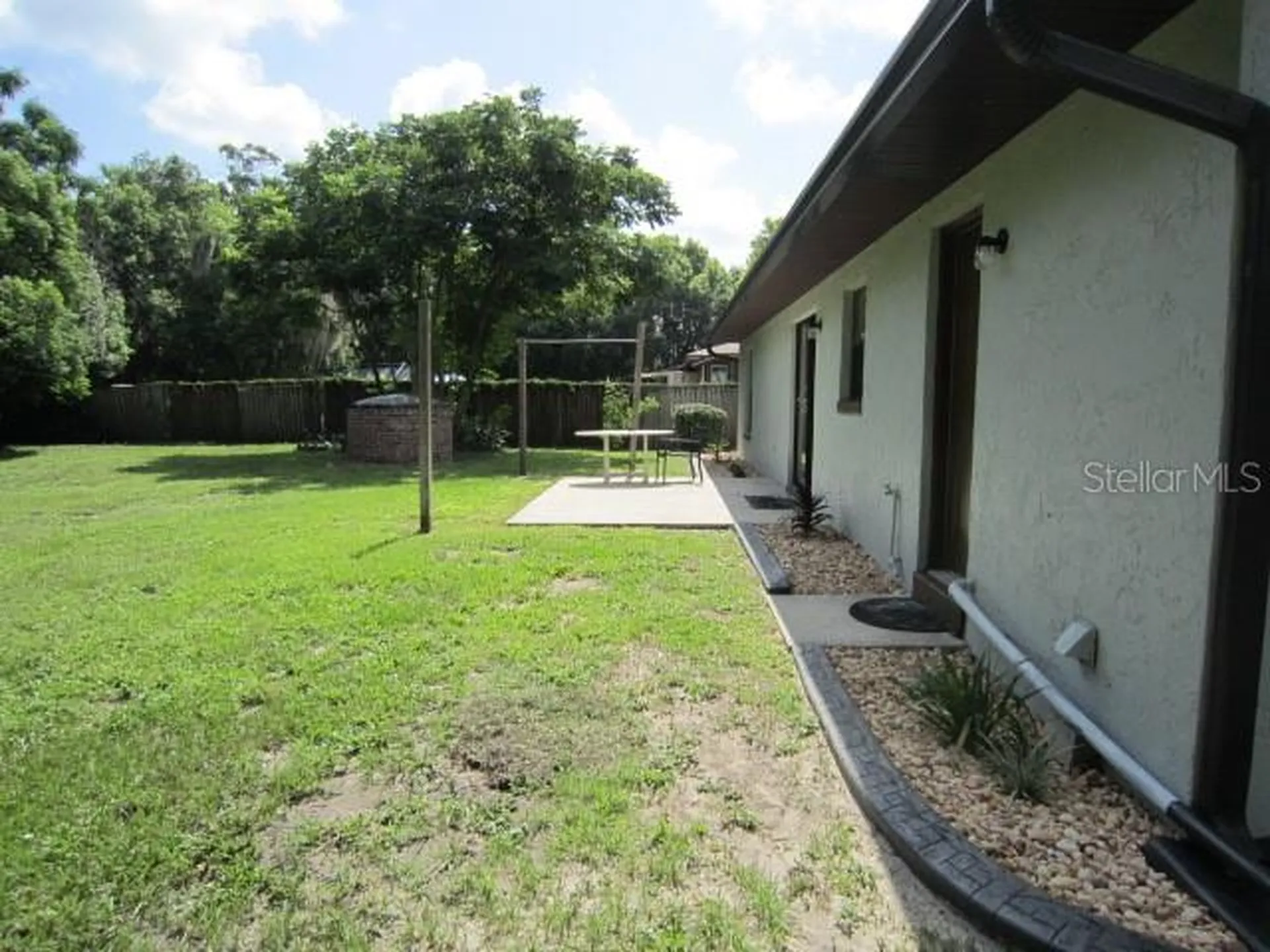113 W Washington Deland FL 32720