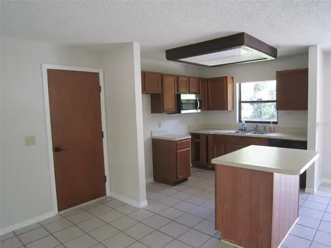 113 W Washington Deland FL 32720