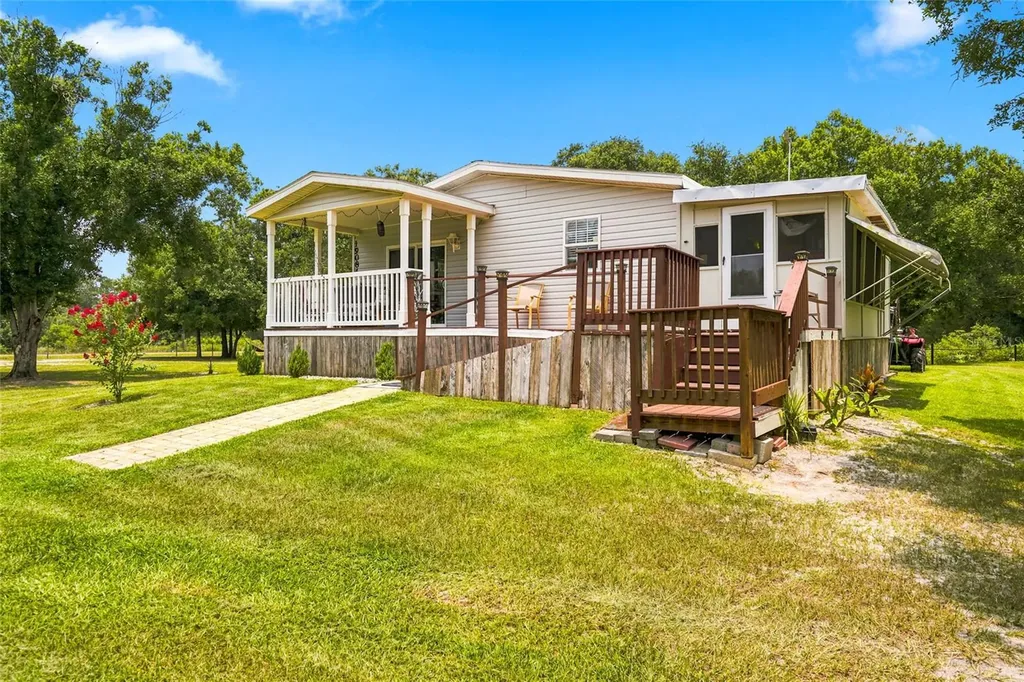19084 NW 306th Street Okeechobee FL 34972