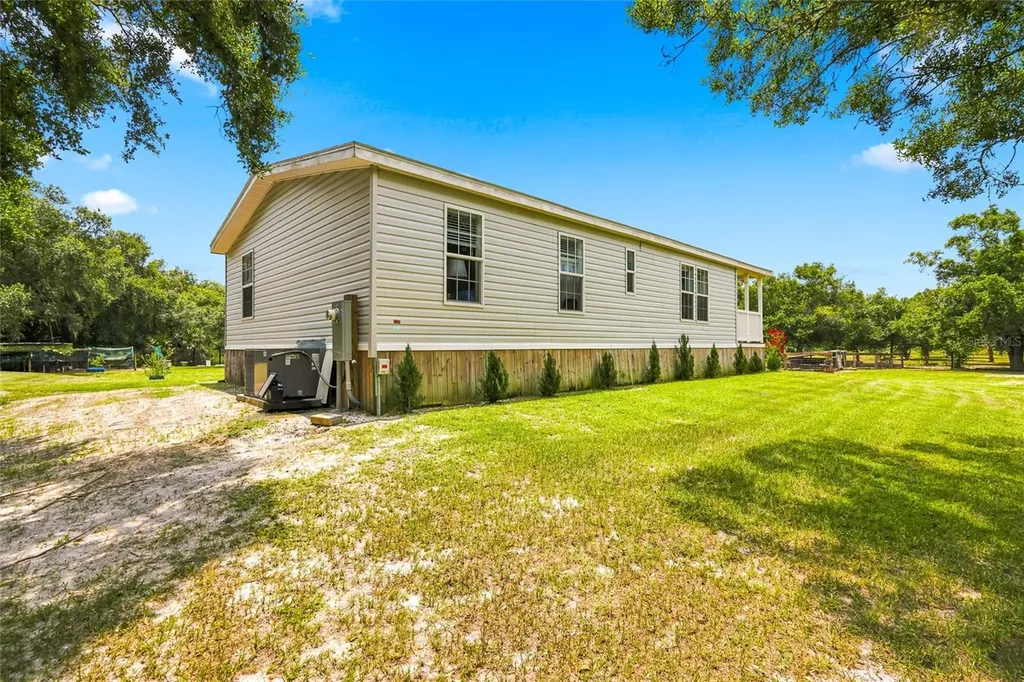 19084 NW 306th Street Okeechobee FL 34972