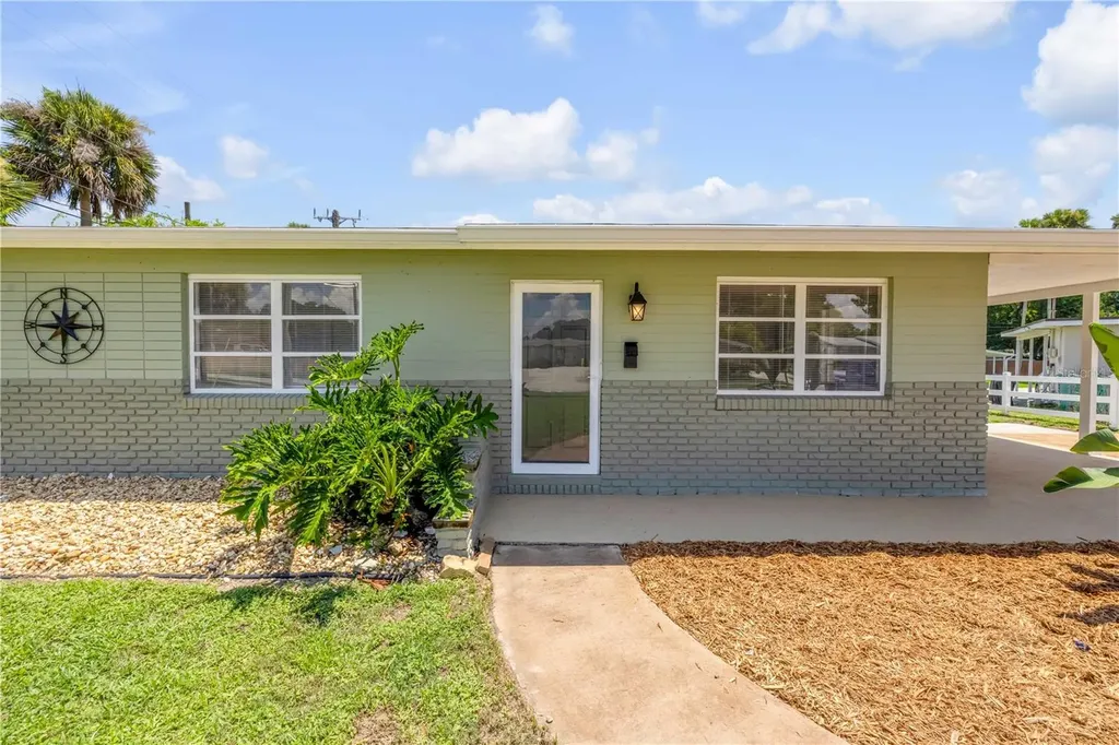 1807 S Segrave Street South Daytona FL 32119