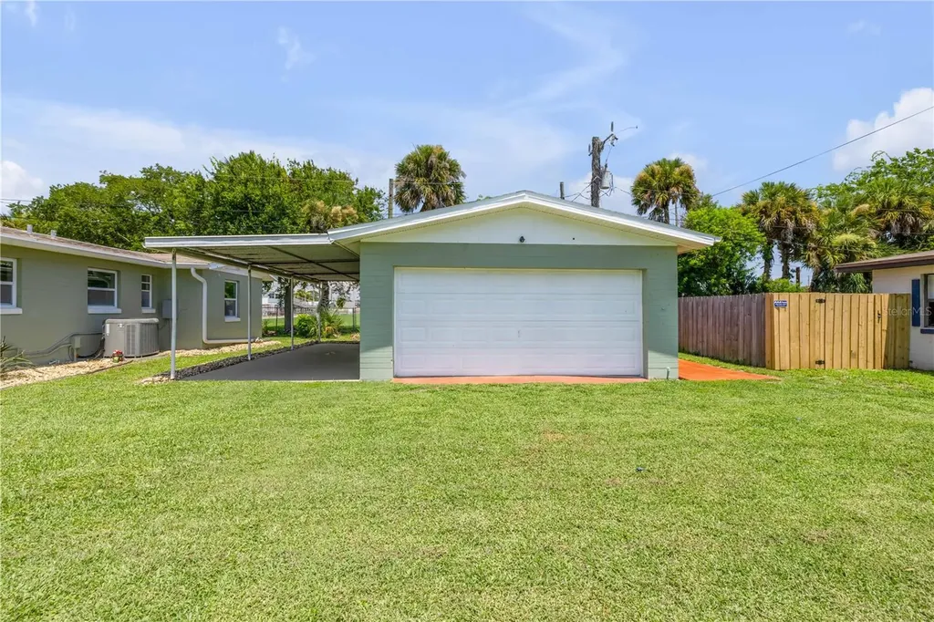1807 S Segrave Street South Daytona FL 32119