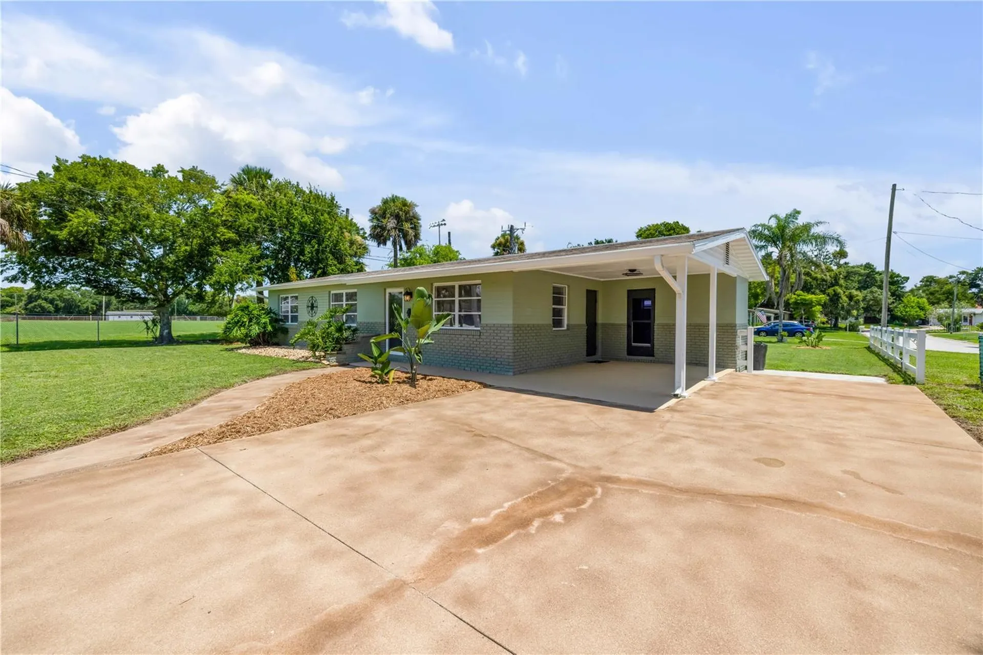 1807 S Segrave Street South Daytona FL 32119