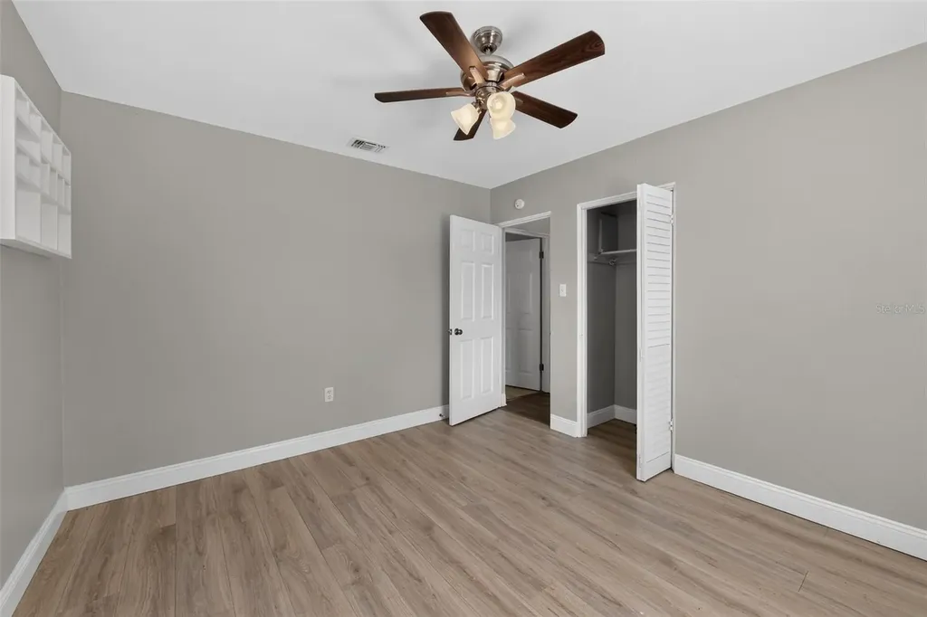 5235 Robin Lane N St Petersburg FL 33714