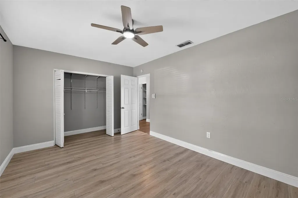 5235 Robin Lane N St Petersburg FL 33714