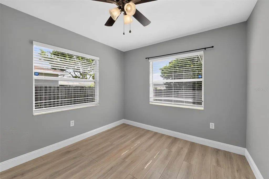 5235 Robin Lane N St Petersburg FL 33714