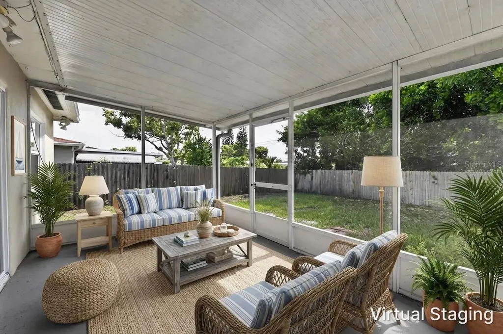 5235 Robin Lane N St Petersburg FL 33714