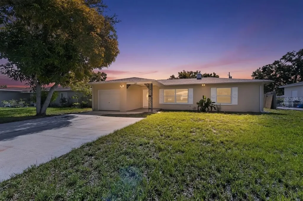 5235 Robin Lane N St Petersburg FL 33714