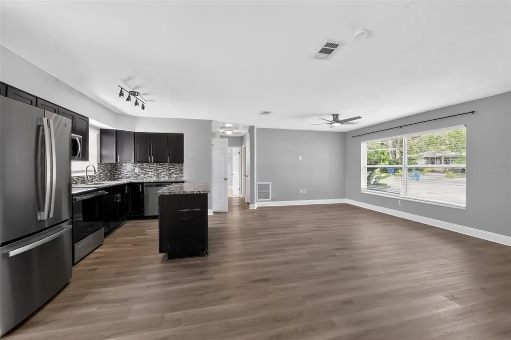 5235 Robin Lane N St Petersburg FL 33714