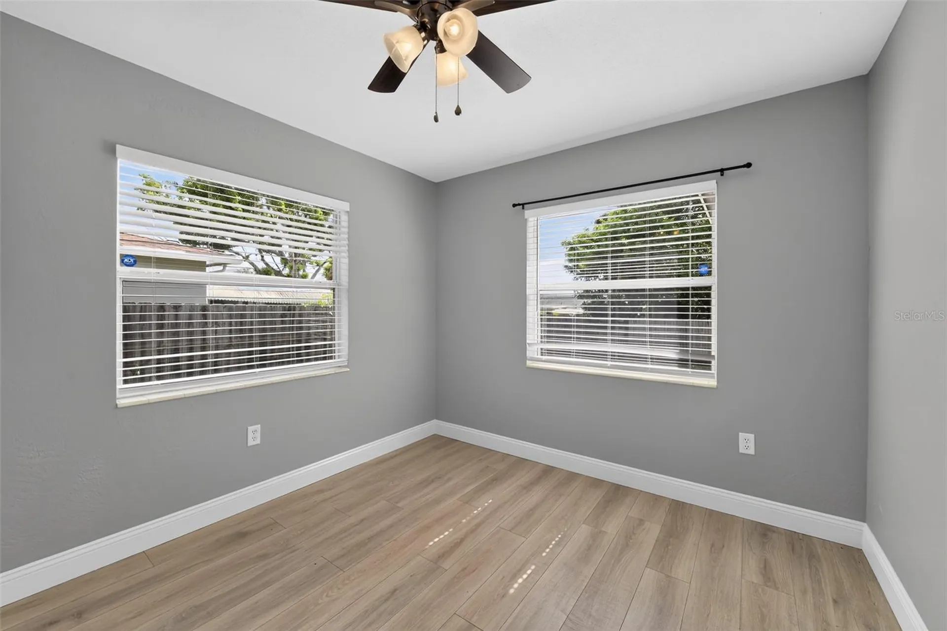 5235 Robin Lane N St Petersburg FL 33714