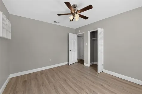5235 Robin Lane N St Petersburg FL 33714