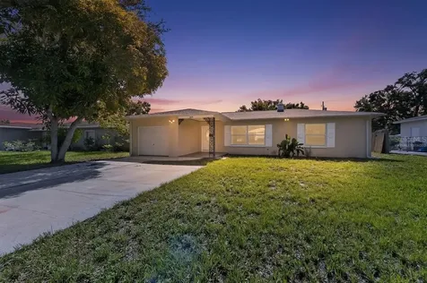 5235 Robin Lane N St Petersburg FL 33714