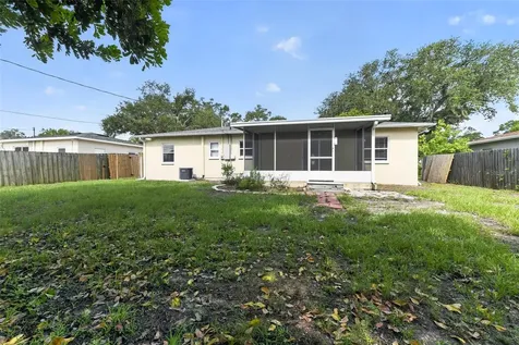 5235 Robin Lane N St Petersburg FL 33714