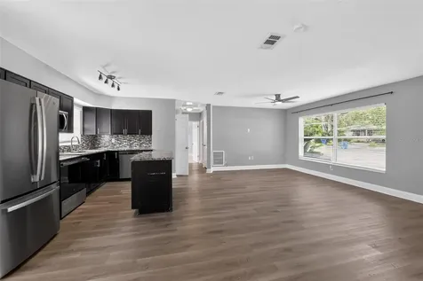 5235 Robin Lane N St Petersburg FL 33714