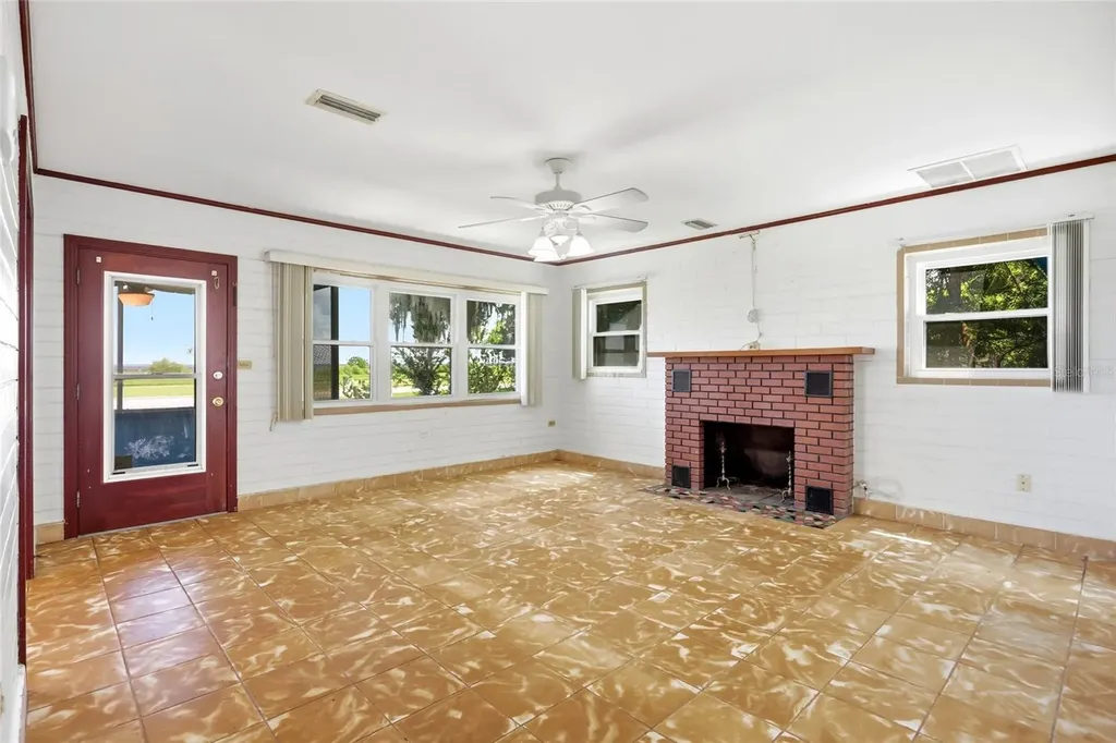211 Lakeshore Boulevard St Cloud FL 34769