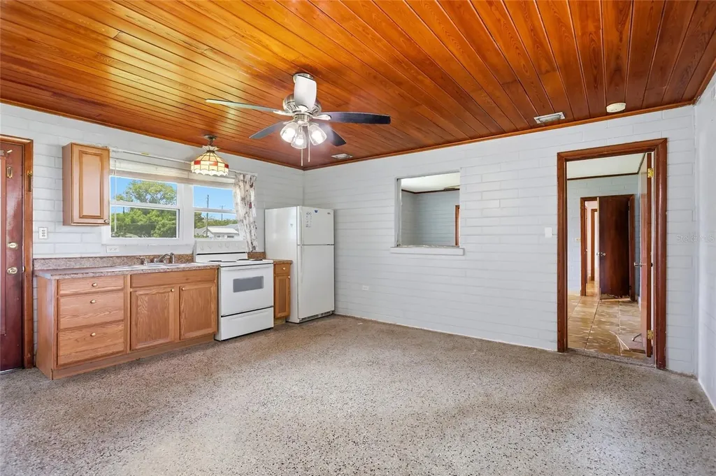 211 Lakeshore Boulevard St Cloud FL 34769
