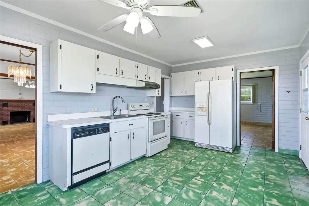 211 Lakeshore Boulevard St Cloud FL 34769