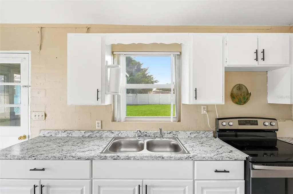 211 Lakeshore Boulevard St Cloud FL 34769